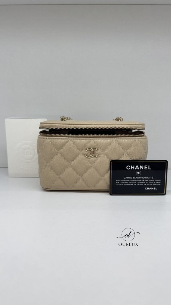 Chanel | (Unused) Cavair Vanity CC chain 22S