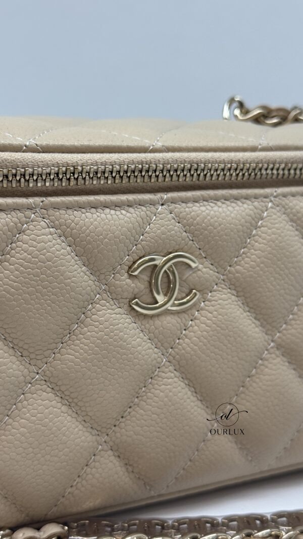Chanel | (Unused) Cavair Vanity CC chain 22S