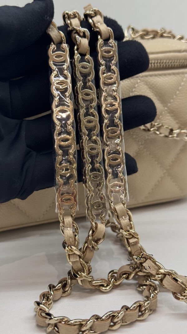 Chanel | (Unused) Cavair Vanity CC chain 22S