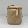 Chanel | (Unused) Cavair Vanity CC chain 22S