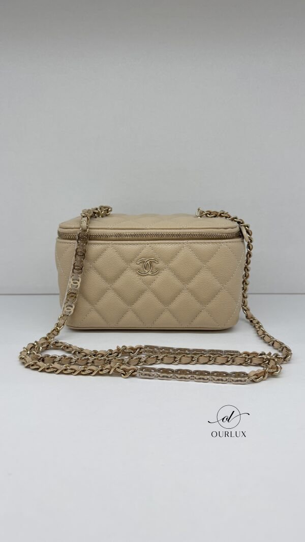 Pre-Owned/ Preloved/ Second Hand Chanel (Unused) Cavair Vanity CC chain 22S, Bag in Beige, Gold Hardware Color, Kept unused, leather press marks from storage Size, Front View