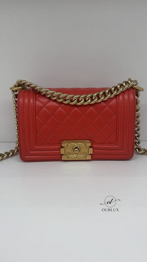 Pre-Owned/ Preloved/ Second Hand Chanel Small Boy Lambskin, Bag in Red, Gold Hardware Color, Small Size, Front View