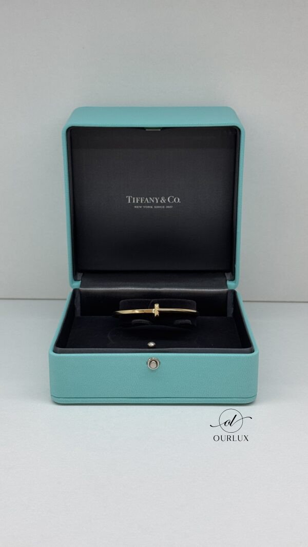 Pre-Owned/ Preloved/ Second Hand Tiffany T Narrow Wire Bracelet, Bracelet in Yellow Gold Color, Small Size, Front View