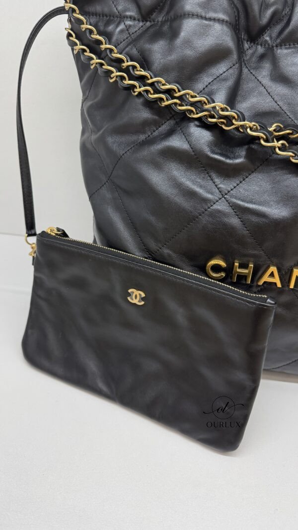 Chanel | Chanel 22 Medium