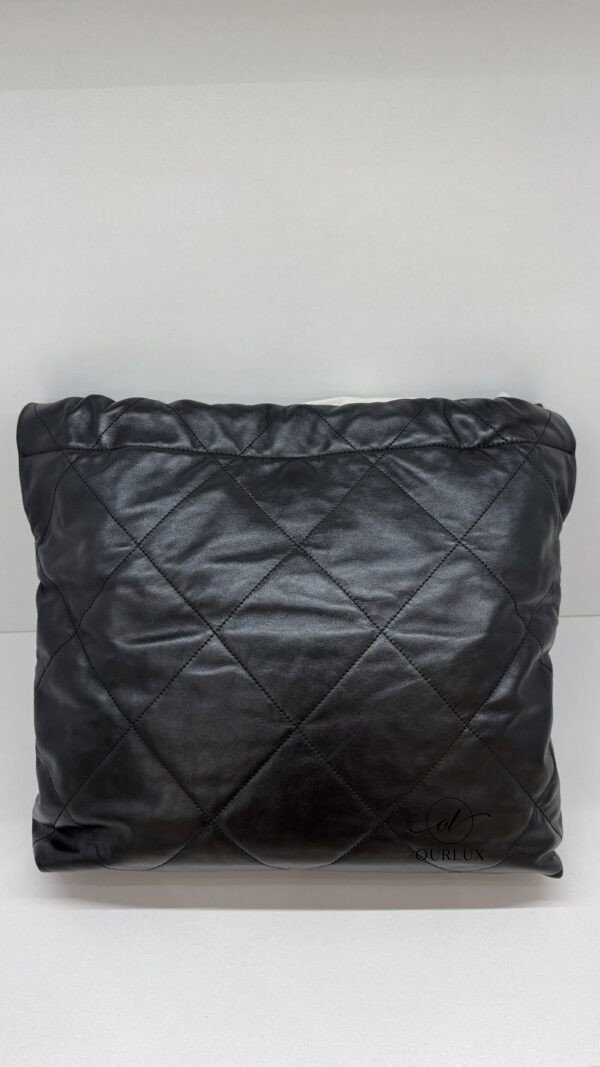 Chanel | Chanel 22 Medium