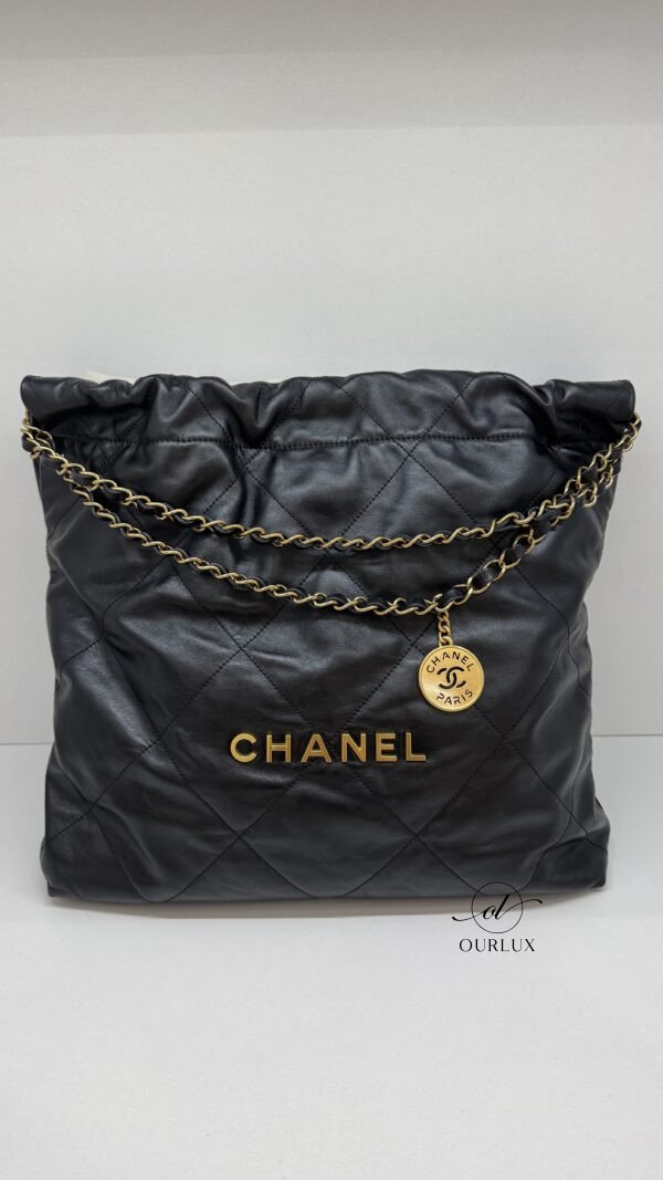 Pre-Owned/ Preloved/ Second Hand Chanel Chanel 22 Medium, Bag in Black, Gold Hardware Color, Medium Size, Front View