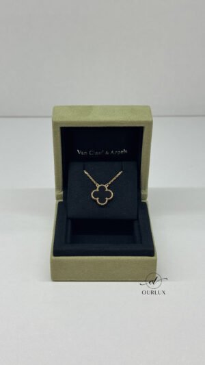 Pre-Owned/ Preloved/ Second Hand Van Cleef & Arpels (VCA) Onyx Vintage Alhambra Pendant, Necklace in Black, Yellow Gold Color, Vintage Size, Front View