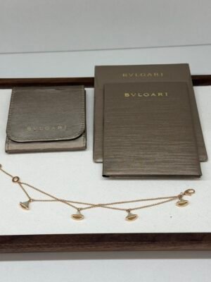Pre-Owned/ Preloved/ Second Hand Bulgari (Bvlgari) Divas’ Dream 4 Motif Mother Of Pearl Bracelet (Rare!), Bracelet in Rose Gold Color, SM (15-17.5cm) Size, Front View
