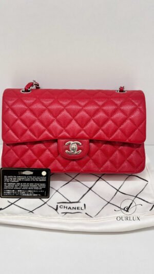 Pre-Owned/ Pre-Loved/ Second-Hand Chanel Chanel Classic Flap Caviar, Bag in Red Color, Medium Size, Front View