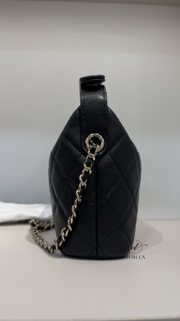 Chanel | 25A Hobo Vanity Top Handle (Detachable Strap)
