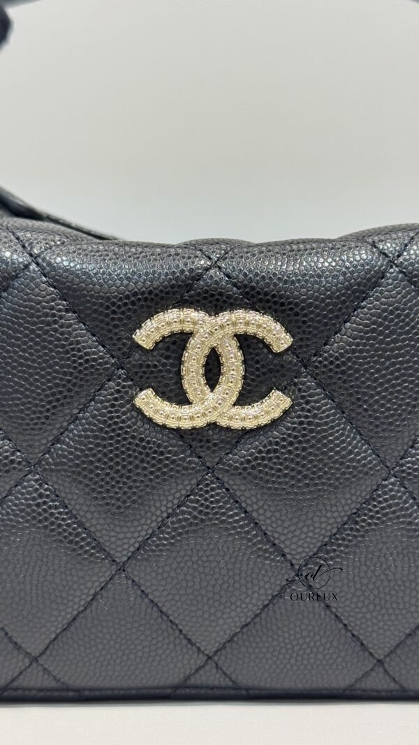 Chanel | 25A Hobo Vanity Top Handle (Detachable Strap)