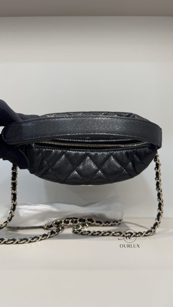 Chanel | 25A Hobo Vanity Top Handle (Detachable Strap)