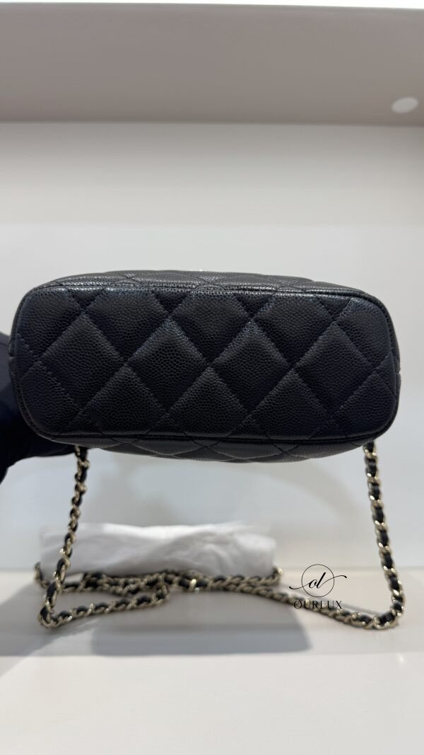 Chanel | 25A Hobo Vanity Top Handle (Detachable Strap)