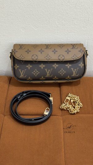 Pre-Owned/ Preloved/ Second Hand Louis Vuitton (LV) Ivy Wallet On Chain, Bag in Black, Reverse Monogram Color, 23.5 x 12 x 4.3 cm Size, Front View