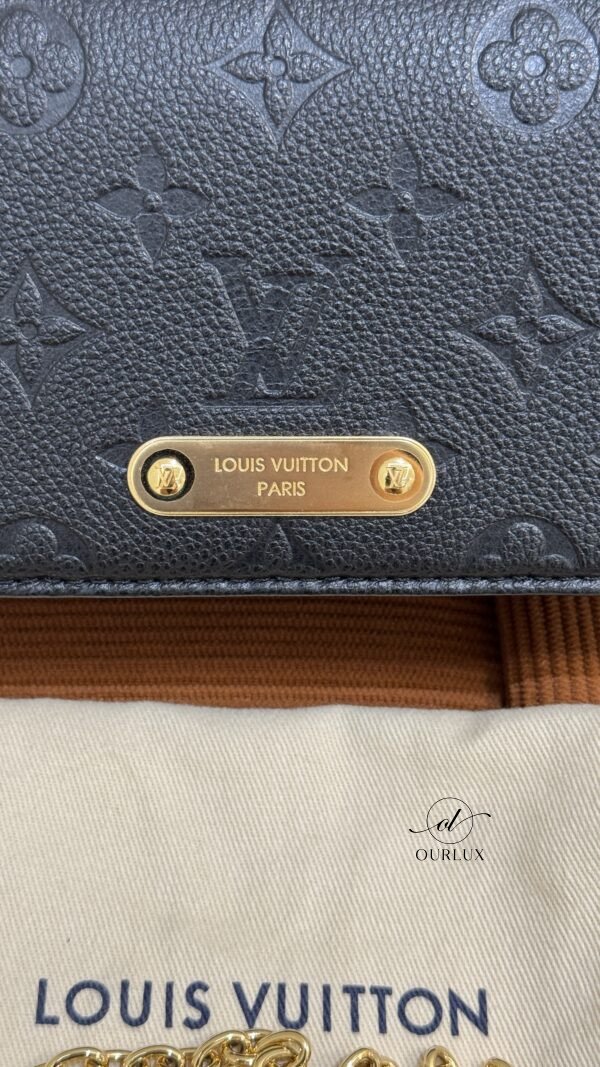 Louis Vuitton (LV) | Lily Wallet On Chain