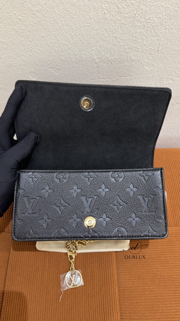 Louis Vuitton (LV) | Lily Wallet On Chain