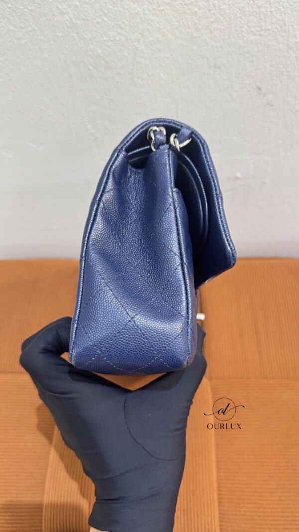 Chanel | Medium Classic Flap Cavair