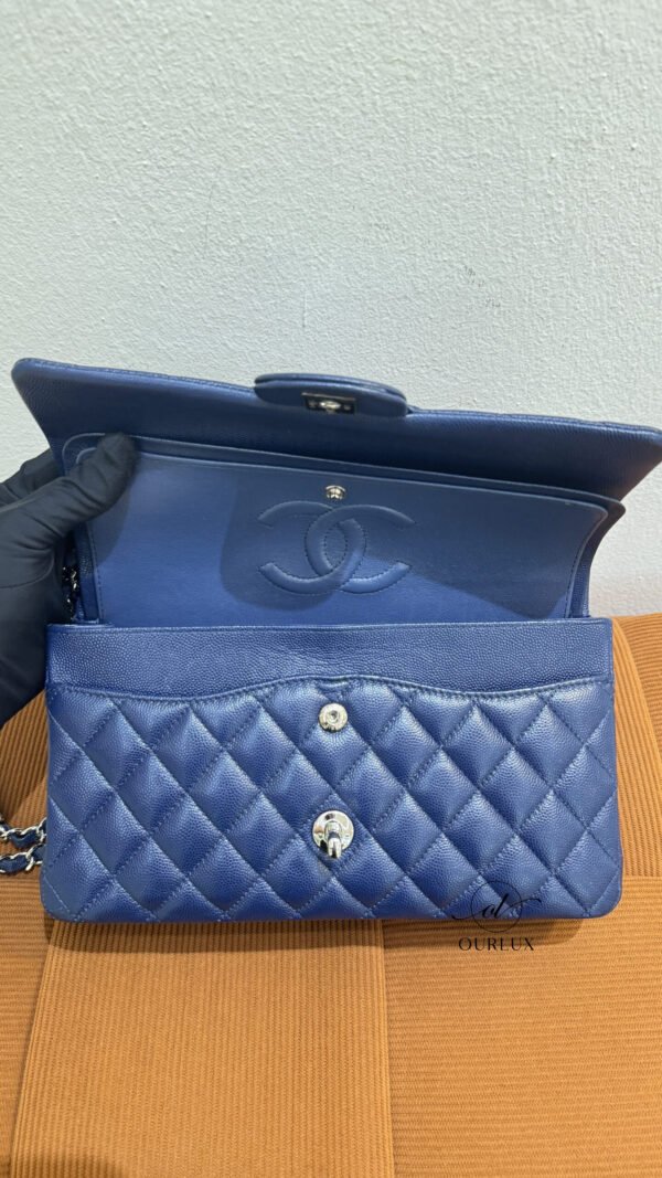 Chanel | Medium Classic Flap Cavair
