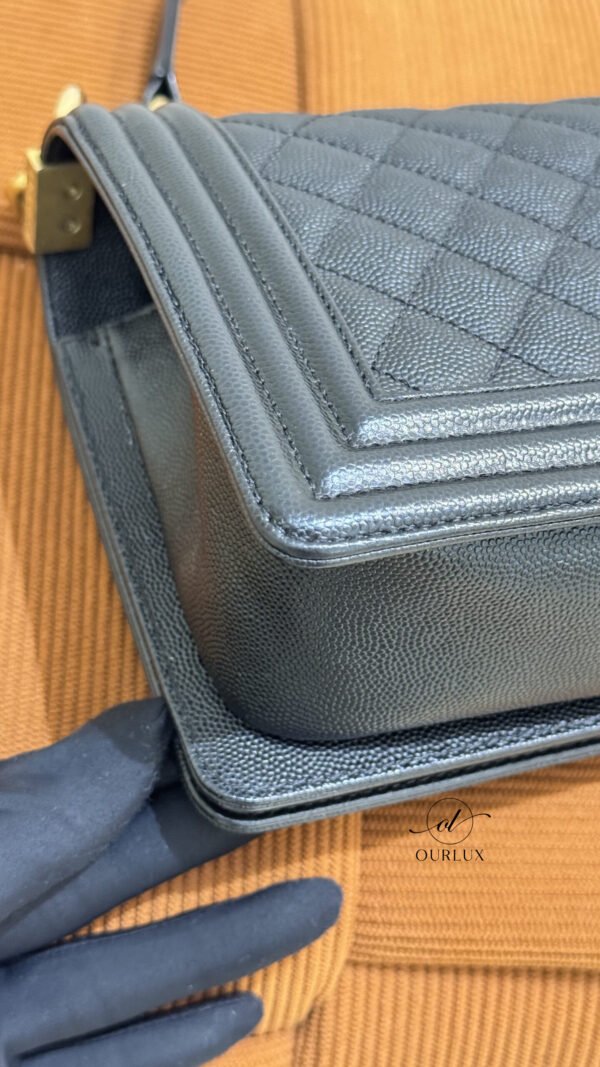 Chanel | Old Medium Boy Caviar