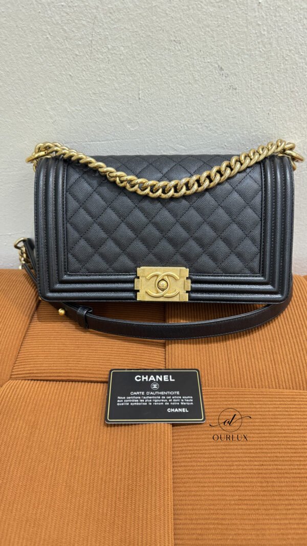 Chanel | Old Medium Boy Caviar