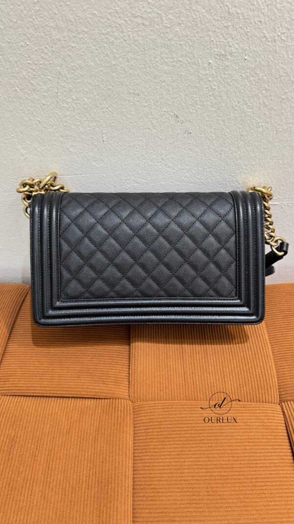 Chanel | Old Medium Boy Caviar