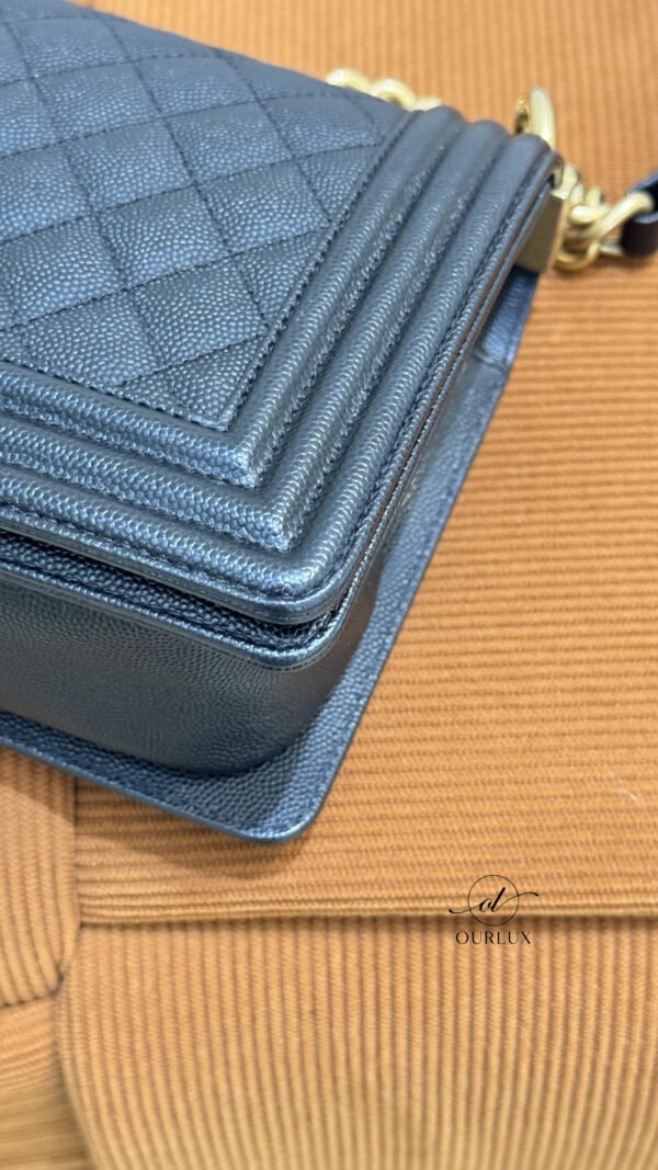 Chanel | Old Medium Boy Caviar