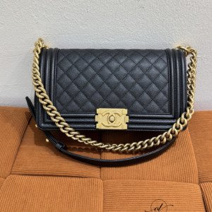 B202501391-Chanel-Old-Medium-Boy-Caviar Pre-Owned/ Pre-Loved/ Second-Hand Chanel Old Medium Boy Caviar, Bag in Black, Gold Hardware Color, Old Medium Size, Front View
