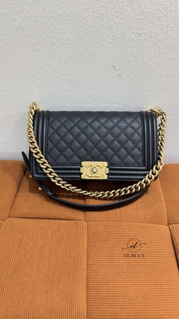 Pre-Owned/ Pre-Loved/ Second-Hand Chanel Old Medium Boy Caviar, Bag in Black, Gold Hardware Color, Old Medium Size, Front View