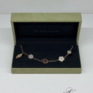 B202502150-Van-Cleef-Arpels-VCA-Lucky-Spring-Lady-Bug-Plum-Blossom-Bracelet Pre-Owned/ Pre-Loved/ Second-Hand Van Cleef & Arpels (VCA) Lucky Spring Lady Bug, Plum Blossom Bracelet, Bracelet in Rose Gold Color, 19cm Size, Front View