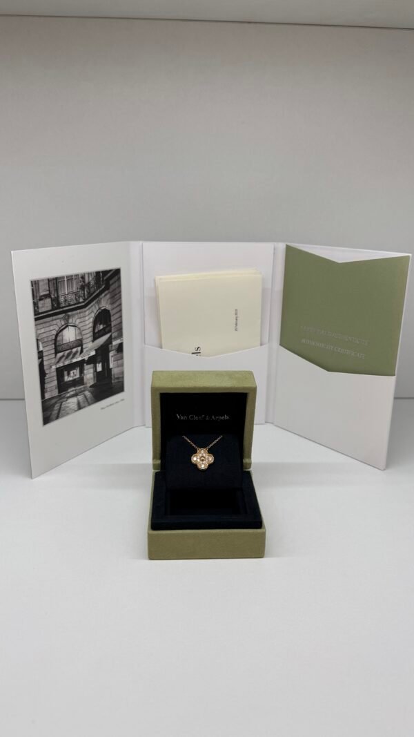 Van Cleef & Arpels (VCA) | Diamond Vintage Alhambra Necklace
