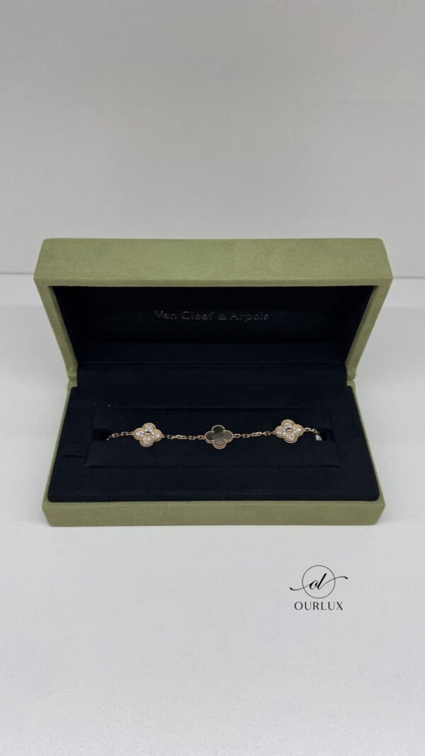 Pre-Owned/ Pre-Loved/ Second-Hand Van Cleef & Arpels (VCA) Diamond Grey Mother of Pearl Alternate Bracelet, Bracelet in Rose Gold, Grey Color, 19cm Size, Front View