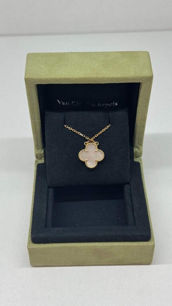 Van Cleef & Arpels (VCA) | White Mother Of Pearl Pendant