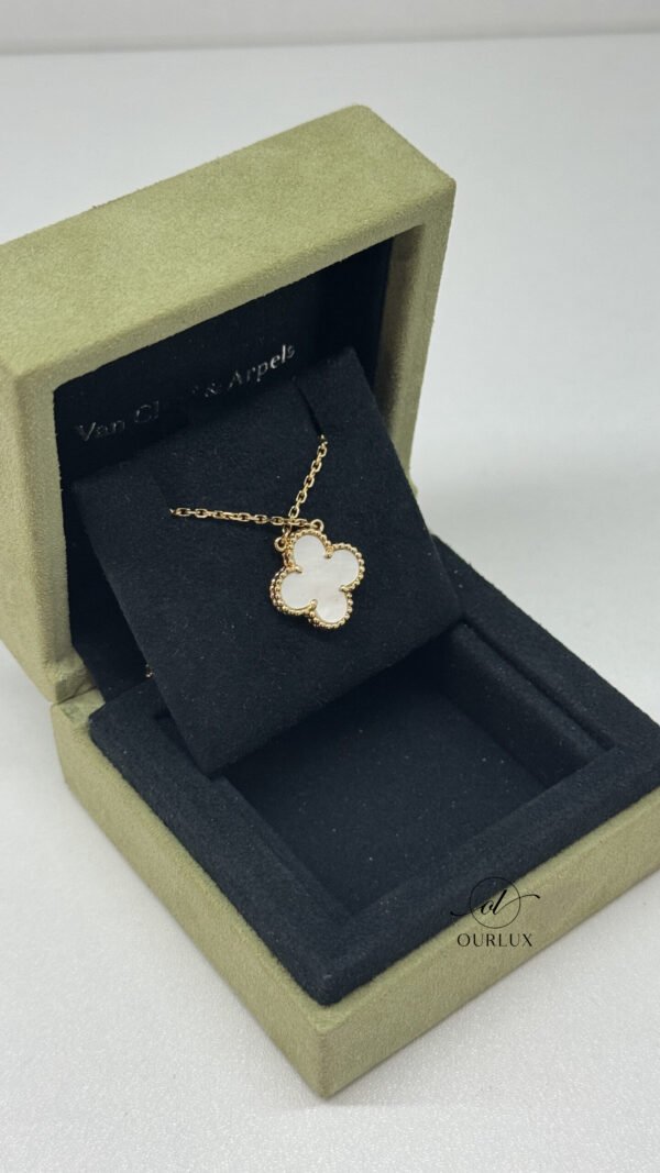 Van Cleef & Arpels (VCA) | White Mother Of Pearl Pendant
