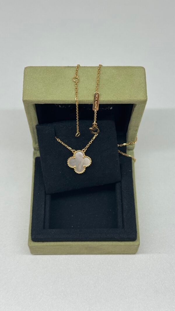 Van Cleef & Arpels (VCA) | White Mother Of Pearl Pendant