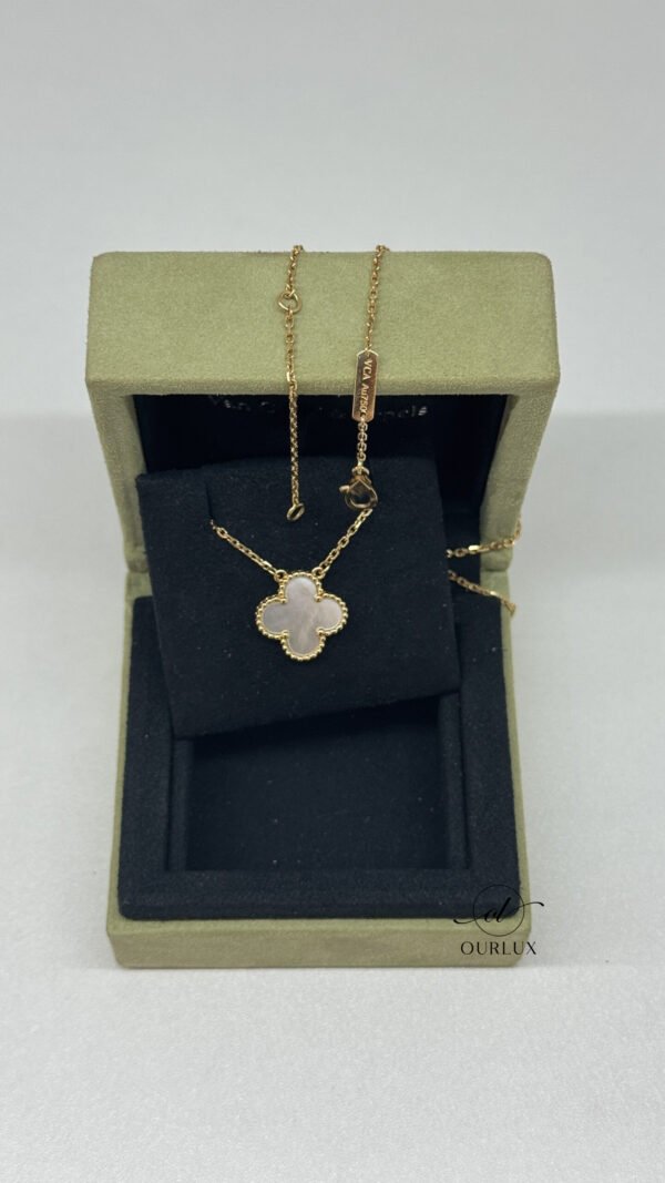 Van Cleef & Arpels (VCA) | White Mother Of Pearl Pendant