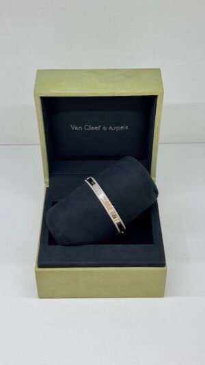 Pre-Owned/ Preloved/ Second Hand Van Cleef & Arpels (VCA) Perlee Signature Bracelet, Bracelet in White Gold Color, M Size, Front View