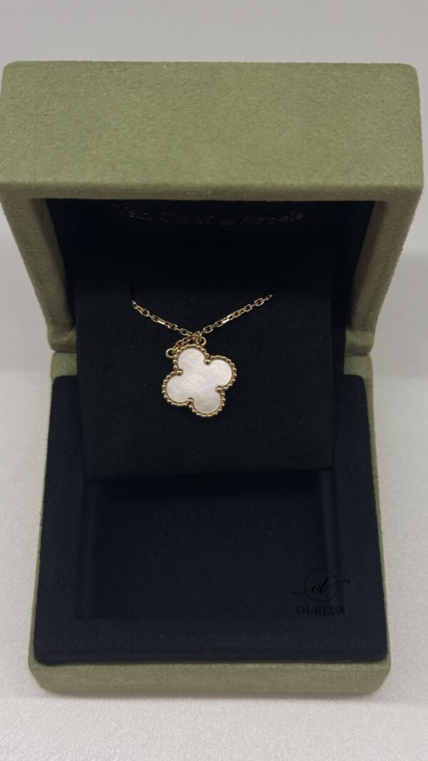 Van Cleef & Arpels (VCA) | White Mother Of Pearl Necklace