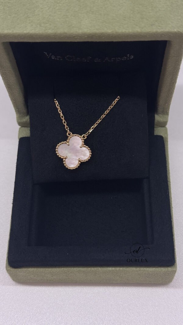 Van Cleef & Arpels (VCA) | White Mother Of Pearl Necklace