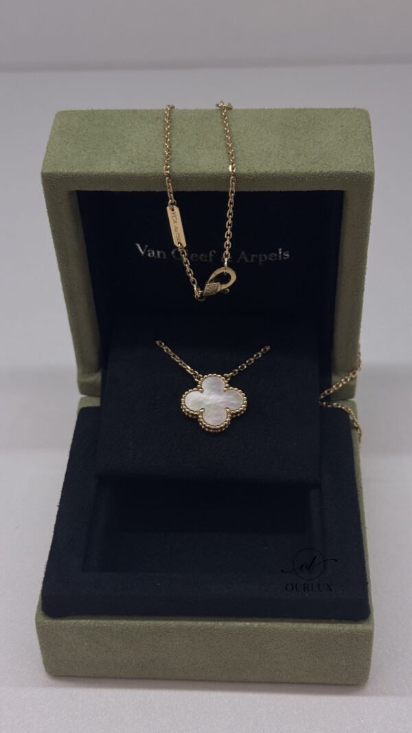 Van Cleef & Arpels (VCA) | White Mother Of Pearl Necklace