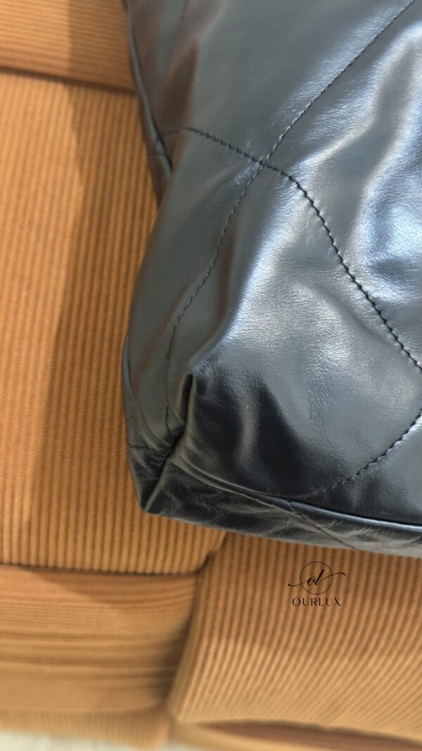 Chanel | Chanel 22 Medium