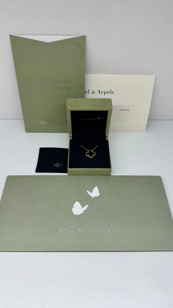 Van Cleef & Arpels (VCA) | Onyx Vintage Alhambra Pendant