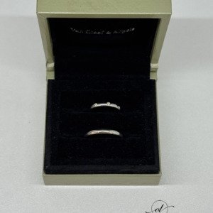 C202502304-Van-Cleef-Arpels-VCA-3-Diamond-Band-Tenderment-Etoiles Pre-Owned/ Pre-Loved/ Second-Hand Van Cleef & Arpels (VCA) 3 Diamond Band Tenderment Etoiles, Ring in White Gold Pt950 Color, 48 Size, Front View