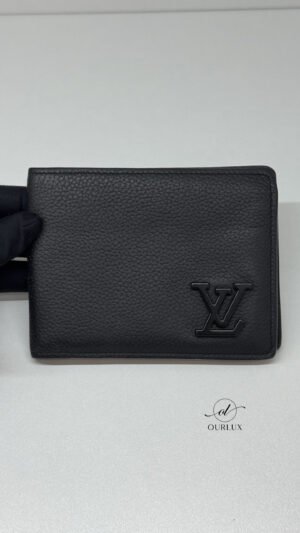 Pre-Owned/ Pre-Loved/ Second-Hand Louis Vuitton (LV) Men Bi-fold Wallet LV Aerogram Black Calf Leather, Wallet in Black Color, 11.5 x 9 x 1.5 cm Size, Front View