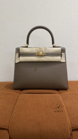 Pre-Owned/ Pre-Loved/ Second-Hand Hermes Kelly 25 Epsom Sellier, Bag in Etoupe, Gold Hardware Color, 25 Size, Front View