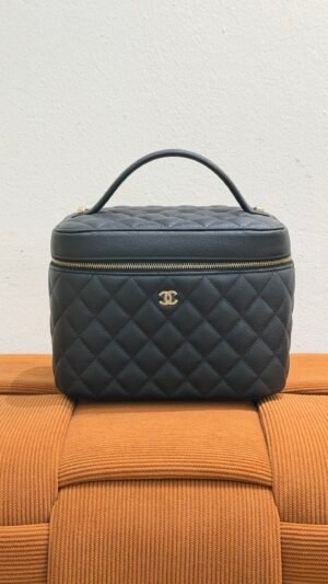 Pre-Owned/ Pre-Loved/ Second-Hand Chanel Top Handle Vanity Cosmetics Case (Cavair), Bag in Black, Light Gold Hardware Color, 20 x 15 x 13 cm Size, Front View