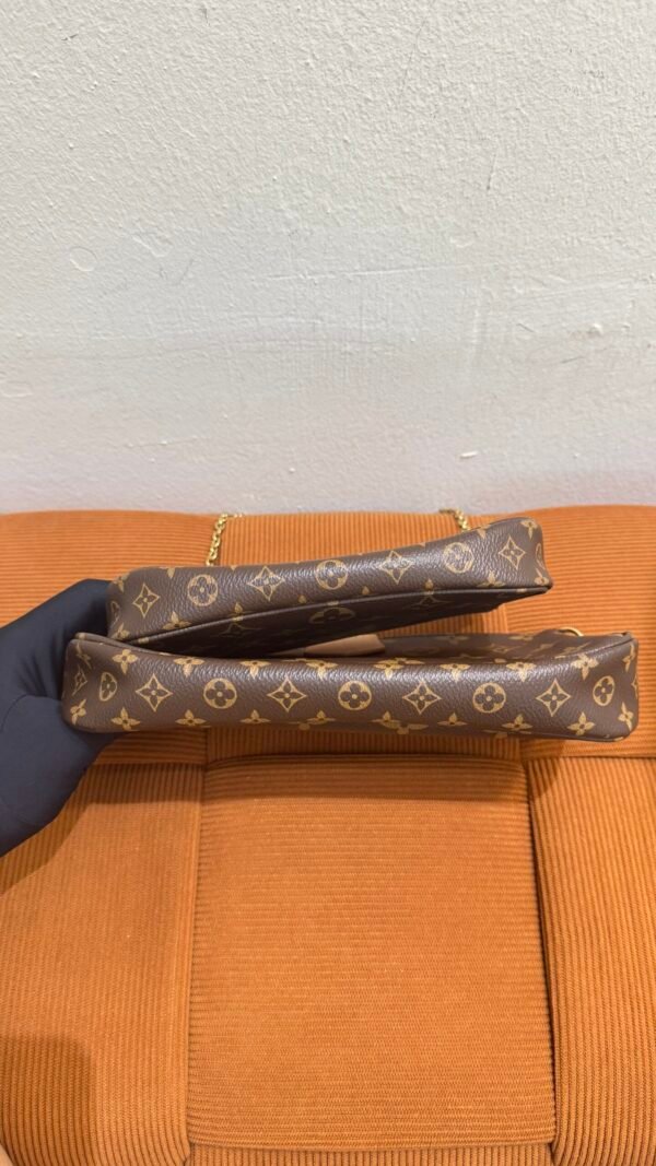 Louis Vuitton (LV) | Multi Pochette Accessoires (Pink Strap)