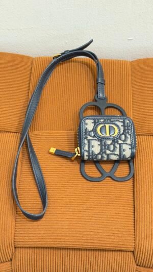 Pre-Owned/ Pre-Loved/ Second-Hand Dior Phone & Coin Holder With Strap, Bag in Blue Oblique, Gold Hardware Color,  Size, Front View