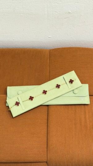 Pre-Owned/ Pre-Loved/ Second-Hand Van Cleef & Arpels (VCA) Carnelian 5 Motif Bracelet, Bracelet in Red, Yellow Gold Color, 19cm Size, Front View