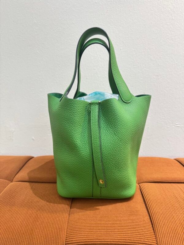 Pre-Owned/ Pre-Loved/ Second-Hand Hermes Picotin 22, Bag in Vert Yucca Color, 22 Size, Front View