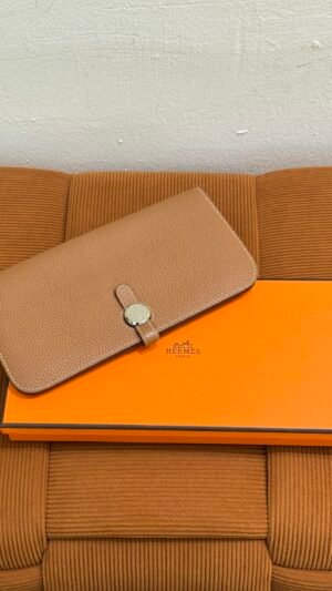 Pre-Owned/ Pre-Loved/ Second-Hand Hermes Dogon Duo Wallet, Wallet in Gold, Silver Hardware Color,  Size, Front View